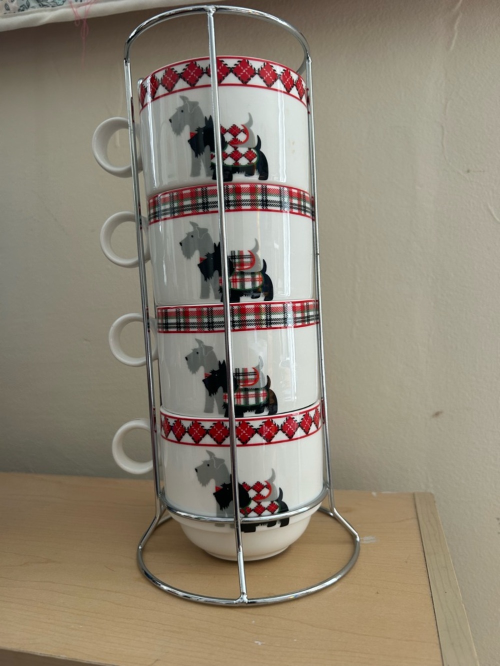 Stackable Scotty Dog Motif Mug Set (4) in White with Red & Black Plaid